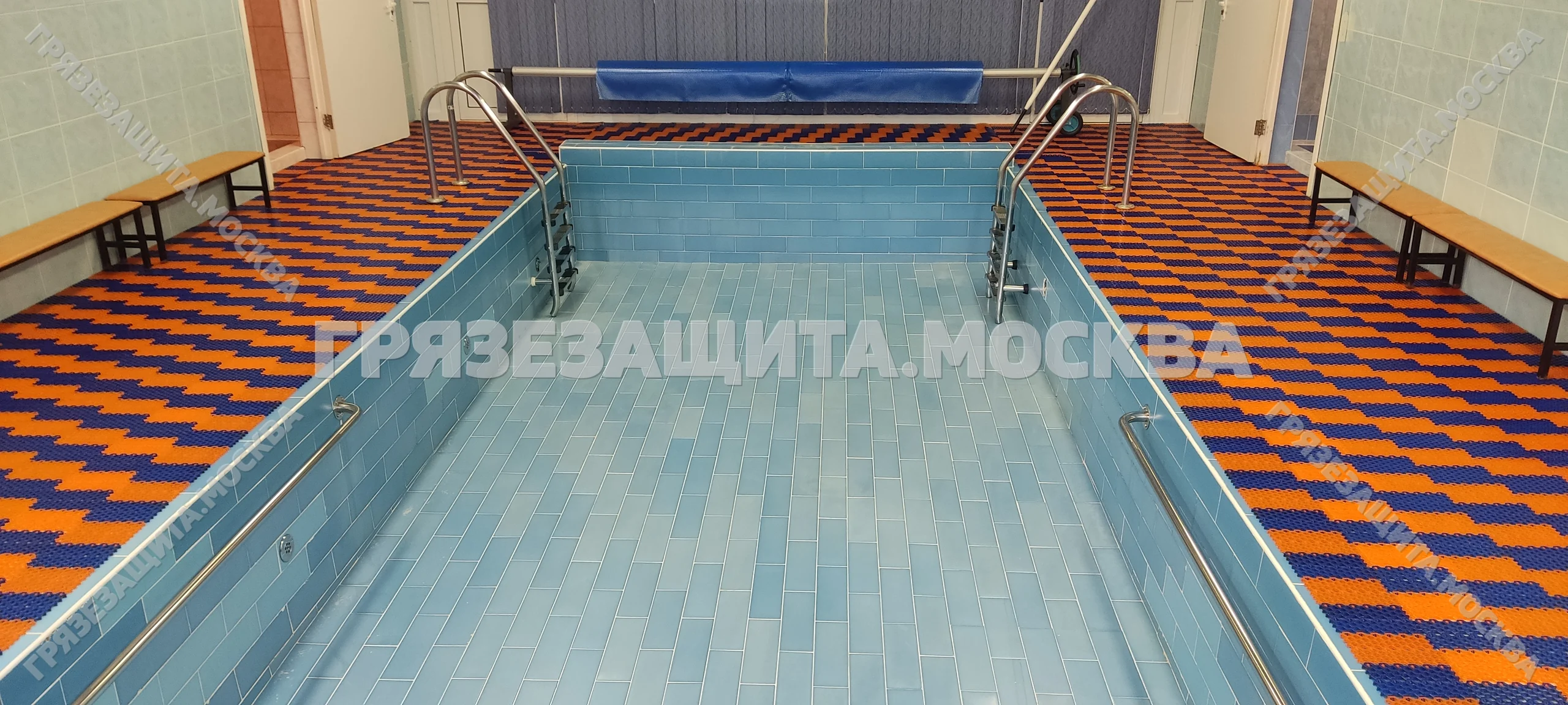 Модульное покрытие ASTI-AQUA вокруг бассейна